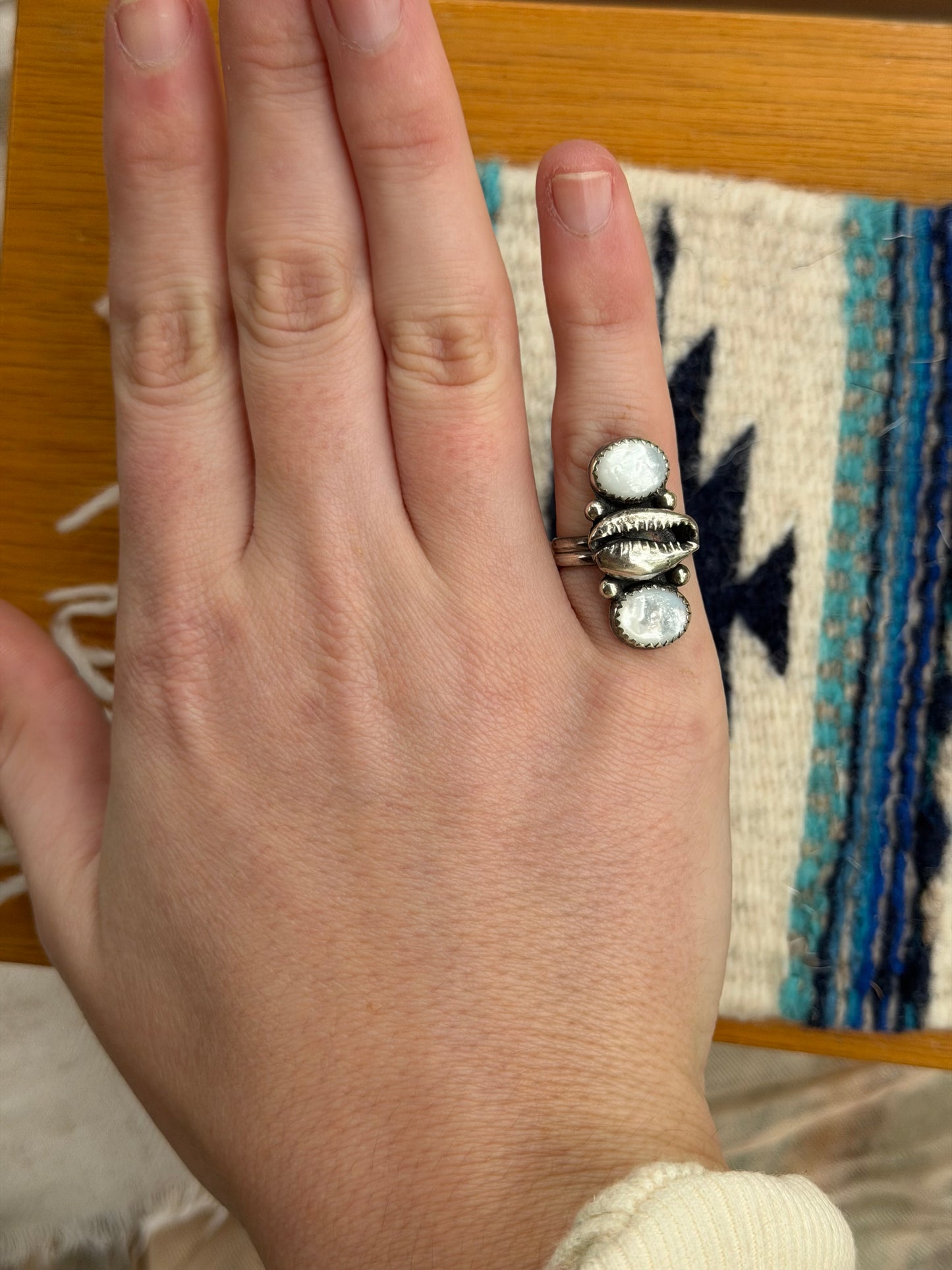 Shelly stacker ring