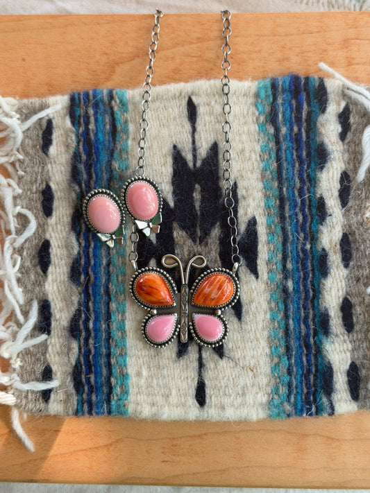Social butterfly necklace