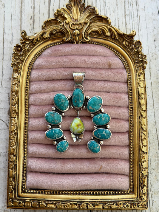 Dolly Naja pendant
