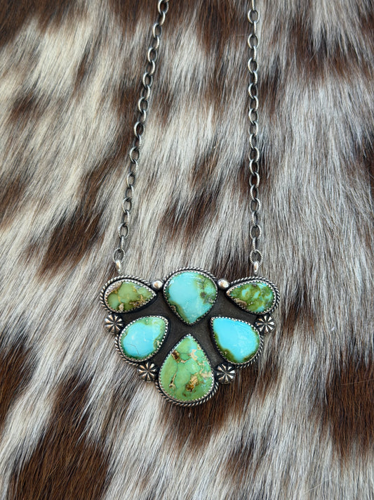 Demi Cluster necklace
