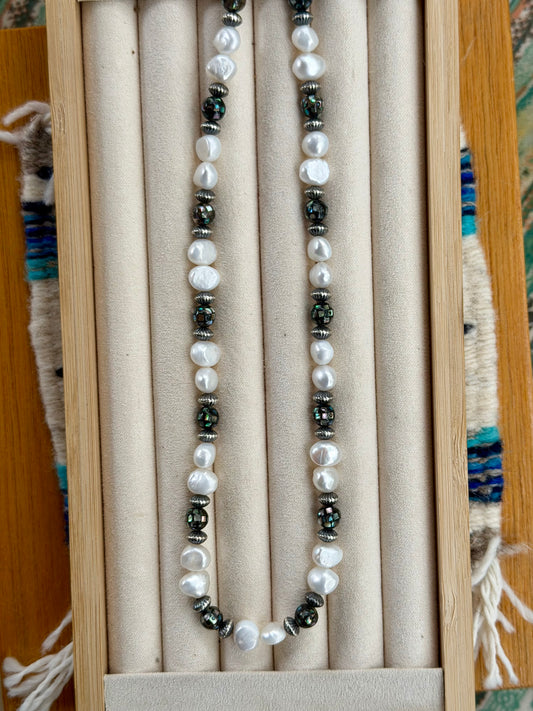 Pearly coast necklace